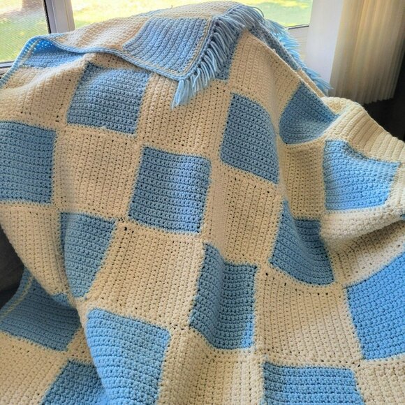 Vintage Crochet Blue & Cream Checkered Afghan Blanket With Fringe Edge, Handmade - Picture 10 of 10